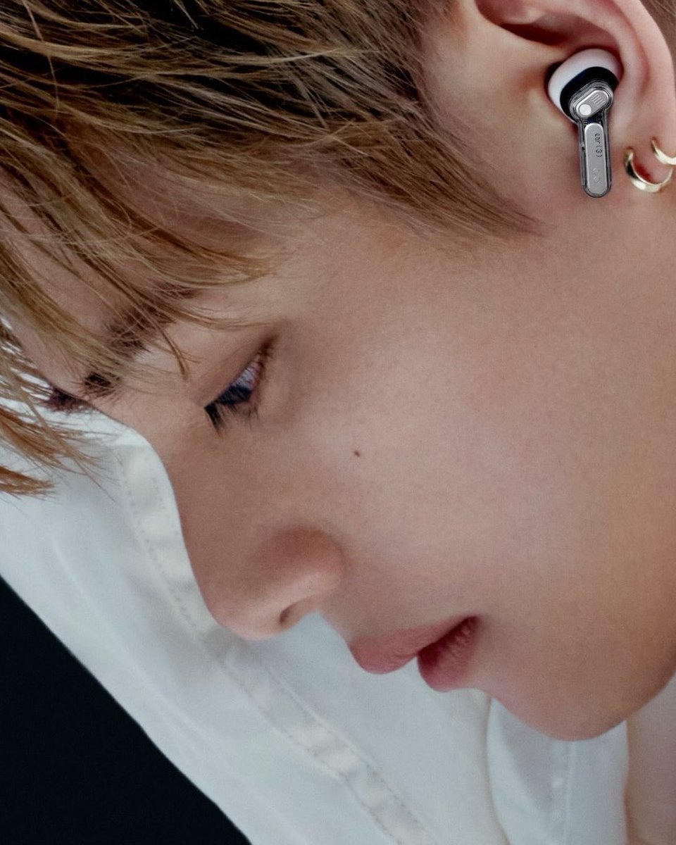 veya4thv's tweet photo. hes so prettyyy #taehyung https://t.co/VXoGUj90ie