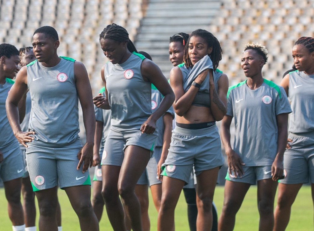 thecableng's tweet photo. FULL LIST: Six Falconets included as Eguavoen invites 28 players for Olympic qualifiers 

Augustine Eguavoen, interim Super Falcons coach, has invited 28 players to camp for next month’s 2028 Olympics qualifying games against Comoros.

The list released by the Nigeria Football Federation (NFF) is populated by established players in the women’s national team, and also includes six players from the Super Falconets, Nigeria’s under-20 national team.

https://t.co/E7mcypSadF