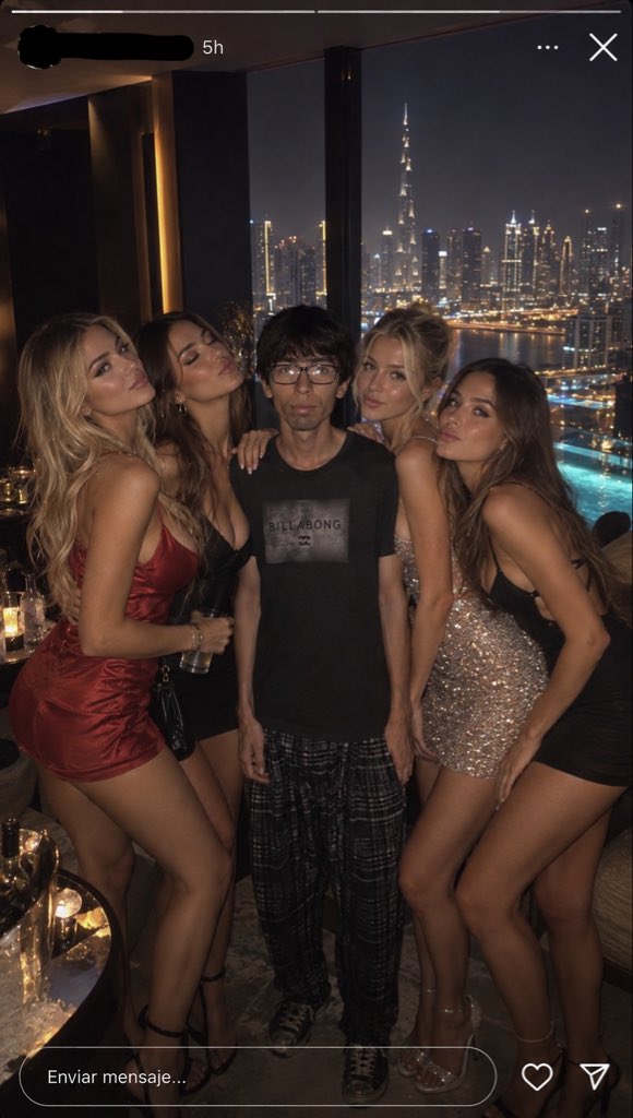CamilitaGnzlz's tweet photo. Un ex compañero de la secundaria empezó a subir stories con IA fingiendo viajes y rodeado de mujeres https://t.co/ryhtpZQlOY