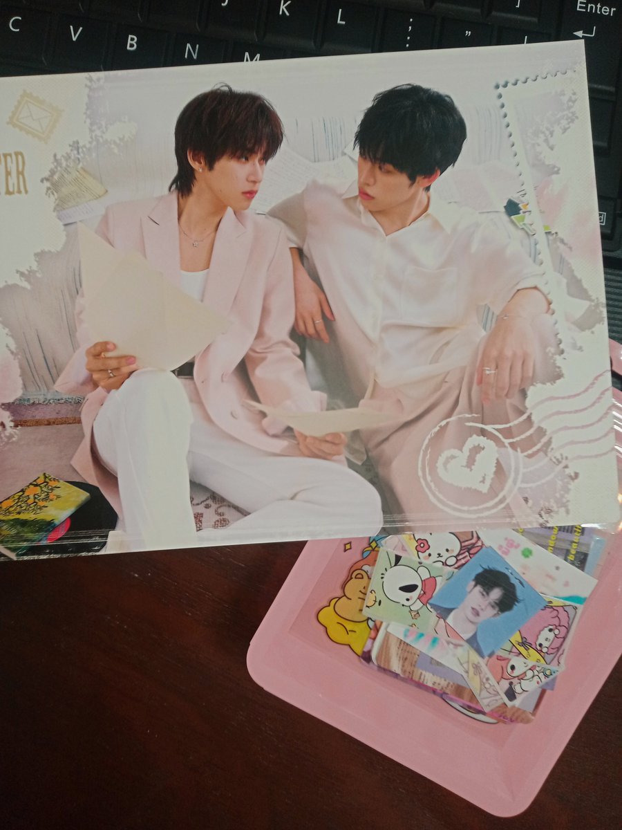 nnrubv's tweet photo. aaaaa khop khun na thank youu @khunpip &amp; @peteerpippor, yayakapin q sila sa pagtulog ko 🥺🥺 #mailsbykc https://t.co/6DIJemclZE