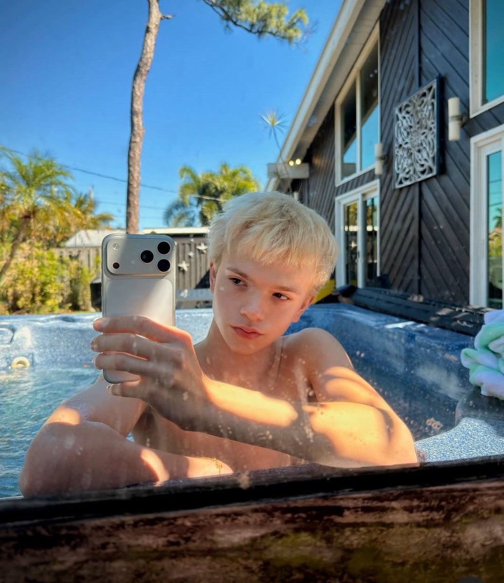noahryder24's tweet photo. The sun and a little peace ☀️ https://t.co/YNgS9CLmSz