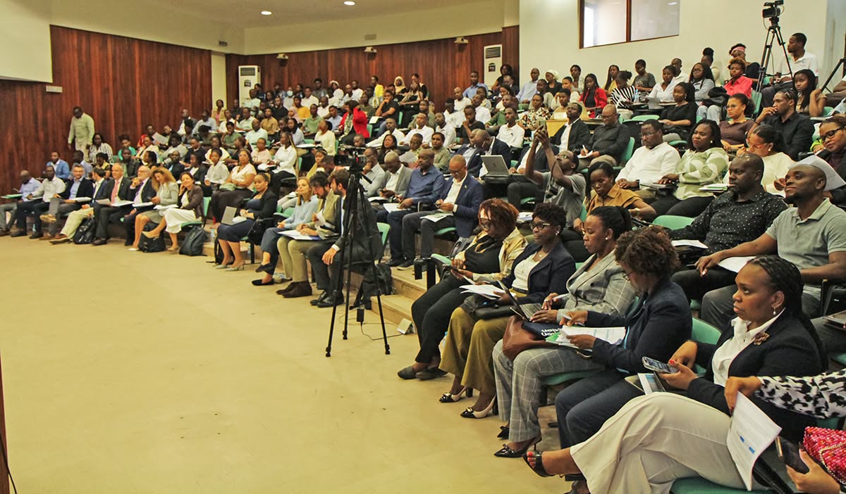 UNVMozambique's tweet photo. UNV Mozambique participated in a #UEM initiative that brought together national and international organizations. UNV presented @UN Volunteer opportunities and highlighted the volunteers contribution to peace and development.
Learn more: https://t.co/GIAh9zoCEF https://t.co/o9tAIJUghP
