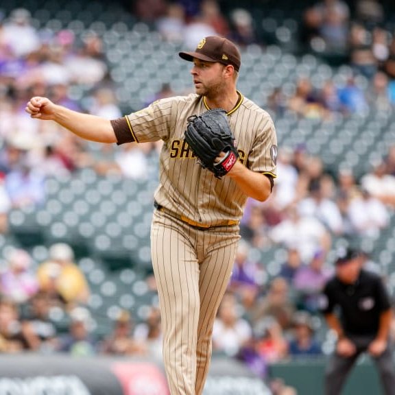 IzzoBets's tweet photo. MLB Prop #4⚾ {Sep 29}

80% HIT RATE‼️💎

🔒Michael King O 4.5 Ks
{-120} BetMGM #Padres

FOLLOW FOR MORE LOCKS!💪@izzobets

-Michael King features a deep, elite pitch mix headlined by a sweeping slider and a high-fade changeup, creating a lethal combination against both righties and lefties. His sweeper locks up right-handed hitters by sweeping away from the barrel, while his changeup acts as a premier put-away option against lefties. The Cubs' projected lineup features swing-and-miss tendencies across both sides of the plate, giving King distinct put-away pitches regardless of how Chicago stacks their lineup. With multiple pitch options to generate swings and misses outside the zone, King has clear paths to punchouts against the entire order.

-The Chicago Cubs' batting lineup carries elevated Chase and Whiff rates against right-handed starters who execute high-spin off-speed and breaking pitches. Key middle-and-bottom order hitters in Chicago's lineup struggle when forced into two-strike counts against righties, frequently chasing pitches below the zone. King excels at commanding his sinker and four-seamer to get ahead early in counts, forcing Cubs hitters into defensive hitting positions where their swing-and-miss percentages spike dramatically. This dynamic creates frequent strikeout opportunities throughout their batting order.

RTs♻️+ LIKEs💜Appreciated❗️

📊powered by:@propsdotcash

#gamblingx | #gamblingtwitter