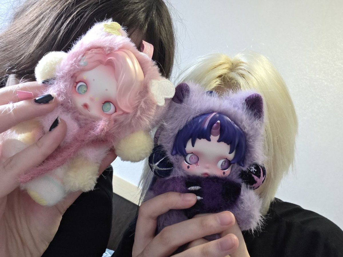 chert0143's tweet photo. I absolutely love this Skullpanda collaboration—my friend and I have the same ones. #skullpanda #mylittlepony https://t.co/zETbSqYGuL