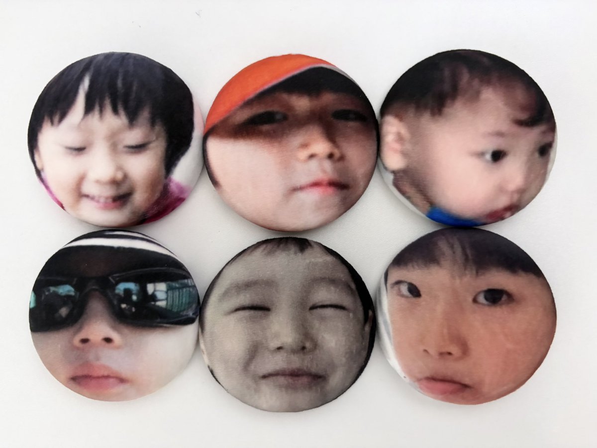 eringriing's tweet photo. 보넥도 말랑핀뱃지 실물입니다!!!

실제로 보면 좀더 밝은색이에요!
(유독 어른태산, 애기이한이가 사진상으로 어둡게 나왔는데 실물로 보면 사진상보다 밝은색상입니당)

포장은 내일바로 시작할거고 내일 저녁쯤이나 모레쯤 반택 붙일예정입니다!

기다려주신분들 너무 감사합니다🧡🙇‍♀️ https://t.co/JBIniR0enZ