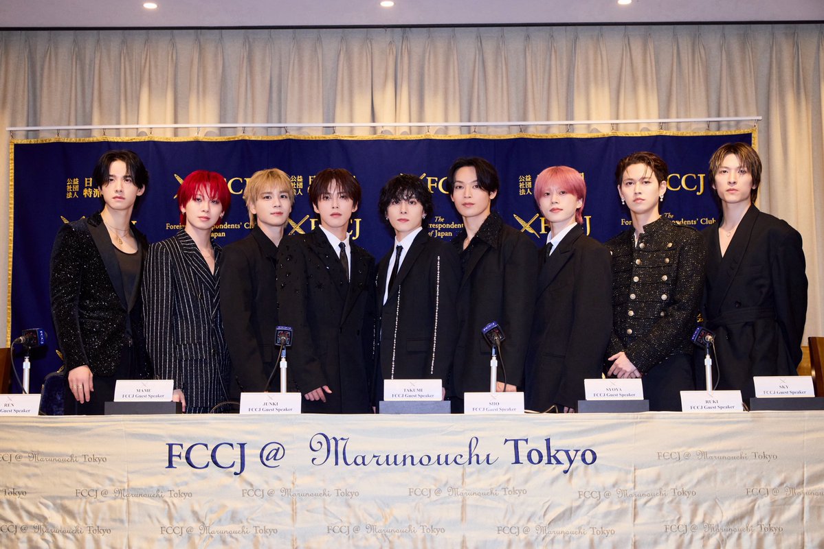 ren_produce's tweet photo. 吉本興業さんでカーテンで仕切って
デビュー生配信

外国特派員協会主催の記者会見USデビュー

7年間JO1もJAMもがんばった！！
またスタートだッ！！ https://t.co/3TAtgegfOw