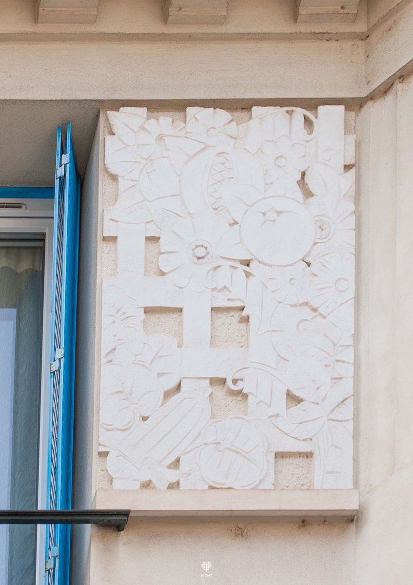 VilleDeVichy's tweet photo. [#PatrimoineVichy] ✨ Label international pour l'association Vichy Art déco ! 
🏛️ Un grand bravo à ses bénévoles pour leur travail de valorisation (église N-D-des-Malades, rue N. Larbaud). En 2031, l'association permettra à Vichy d'accueillir le colloque mondial après Chicago ! https://t.co/RobqGWskC9