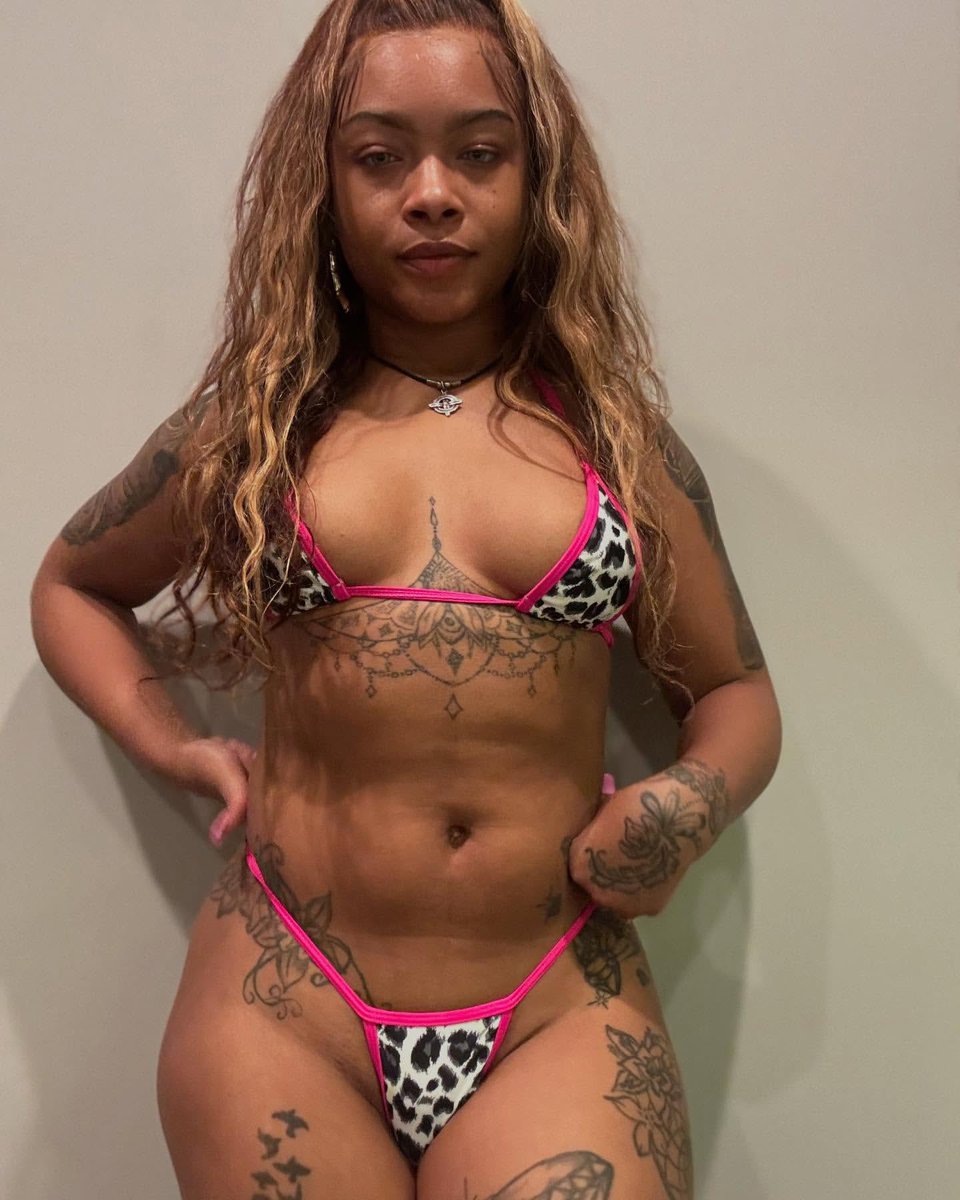 Bad_AssAliyah0's tweet photo. This body doesn’t do background roles. 🍑💋🔥 https://t.co/YKuXTqCgkN