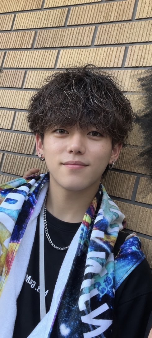 Ryoqq6x's tweet photo. つい最近始めました！！

こんな俺でも良ければフォローお願いします🙇‍♀️
友達欲しいです🤝
#ゲイ #バイ https://t.co/PDgyq2k6XM