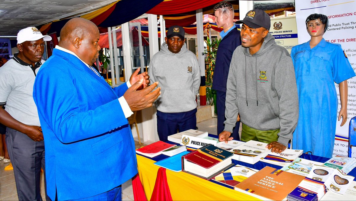 DCI_Kenya's tweet photo. 𝗗𝗖𝗜 𝗗𝗜𝗥𝗘𝗖𝗧𝗢𝗥 𝗥𝗘𝗙𝗢𝗥𝗠𝗦 𝗩𝗜𝗦𝗜𝗧𝗦 𝗡𝗣𝗦 𝗦𝗧𝗔𝗡𝗗 𝗔𝗧 𝗧𝗛𝗘 𝗡𝗔𝗜𝗥𝗢𝗕𝗜 𝗜𝗡𝗧𝗘𝗥𝗡𝗔𝗧𝗜𝗢𝗡𝗔𝗟 𝗧𝗥𝗔𝗗𝗘 𝗙𝗔𝗜𝗥 𝟮𝟬𝟮𝟲

The Directorate of Criminal Investigations’ Director of Reforms, Research, Innovation and Development (RRID), Mr. Philip Ouma, PhD, MBS, AIG, today visited the National Police Service (NPS) stand at the ongoing ASK Nairobi International Show at the Jamhuri Park Showground.

The visit provided an opportunity for the Director to engage with officers on the ground, appreciate their efforts and interact with members of the public visiting the stand to learn more about the work, innovations and services of the NPS.

Held under the theme “Promoting Climate Smart Agriculture and Trade Initiatives for Sustainable Economic Growth,” the show brings together stakeholders from across the country to showcase innovations, products and services contributing to Kenya’s socio-economic development.

Members of the public are warmly invited to visit the NPS Stand and engage with our officers to learn more about the wide range of services offered by the NPS.

Come, engage, learn and connect with the NPS.

Karibu ASK Nairobi International Show!
Karibu NPS Stand!