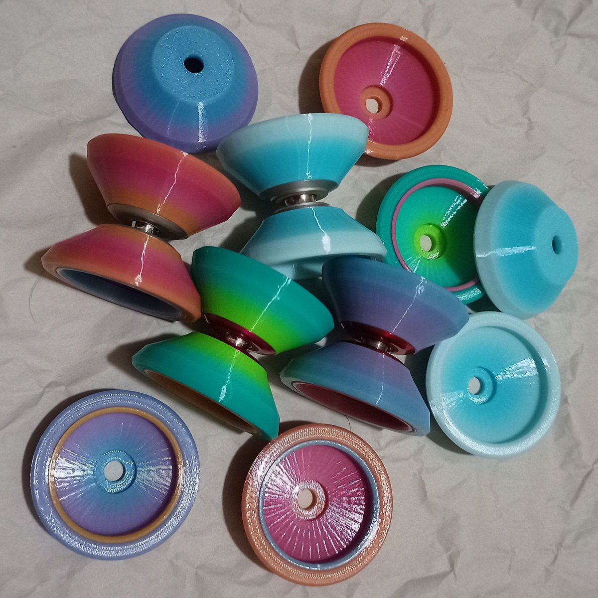 wwrthh873's tweet photo. SGクリエイタープログラム登録完了しました

これでSGXでも堂々と頒布出来るので、何処かの練習会とか小さな大会とかに提供として配る………とか?やるか?

#ヨーヨー　#yoyo　#3Dプリンター　#3Dprint https://t.co/d9Mrz53RAr