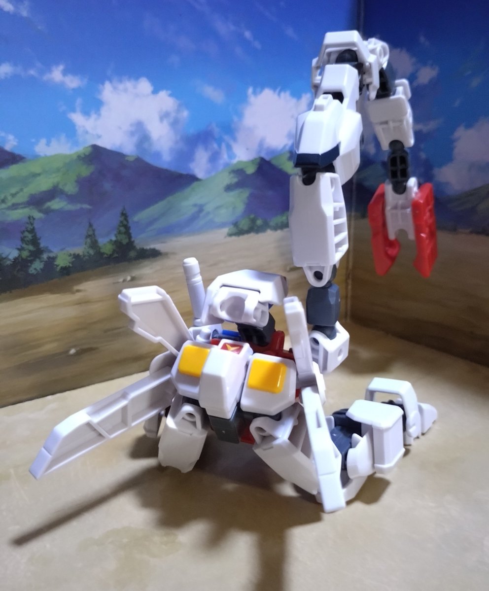 oqPpSH1ZhXLW4zA's tweet photo. ガンダム×フリーダムで
なんちゃって建設機械完成！
2足歩行モードもできます👍️
接続パーツ、別売りでも良いのでいくつか欲しくなってきました😅
#ガンダムミキシマイズ https://t.co/rA1J9Eq0wX