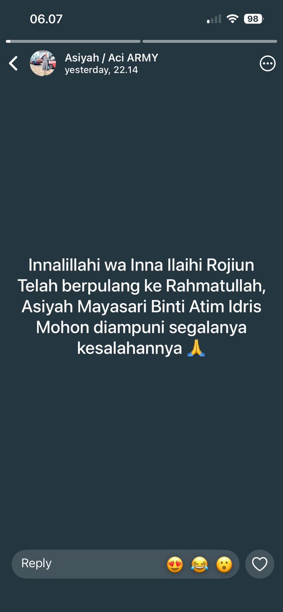 pionnieriva's tweet photo. Innalillahi wa inna ilaihi raji'un. Army, aku ingin menyampaikan kabar duka bahwa teman kita, Asiyah Mayasari Binti Atim Idris telah berpulang ke rahmatullah. Almarhumah dikebumikan hari ini jam 12.00 WIB. Desember harusnya Almarhumah liat bangtan tapi Allah berkehendak lain🥺🥀 https://t.co/gZsZPAJEoB