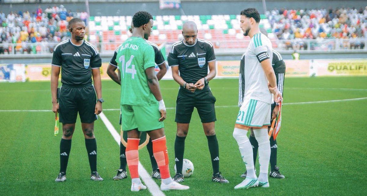 mulegwapat's tweet photo. 🚨 FULL-TIME! 🇧🇮🇩🇿

🇧🇮 BURUNDI 2-2 ALGÉRIE 🇩🇿

⚽ 5’ — But contre son camp
⚽ 12’ — J. Girumugisha
⚽ 30’ — M. Belloumi
⚽ 63’ — A. Boulbina (coup franc)

Les deux équipes se quittent sur un nul au terme d’un match riche en buts !

#BURALG #GoalsXtra #Football #Burundi #Algerie #CAF #FFB