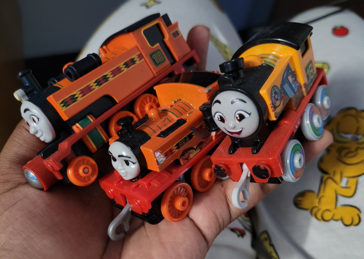 cinnabowlii's tweet photo. I've said this before, but it's genuinely crazy how 2026 nia outmoggs every other nia diecast released in terms of proportions, it feels so much closer to her basis and it's less "chibi" like, which I don't mind but its a fresh new take I love https://t.co/3AbEGMA1it