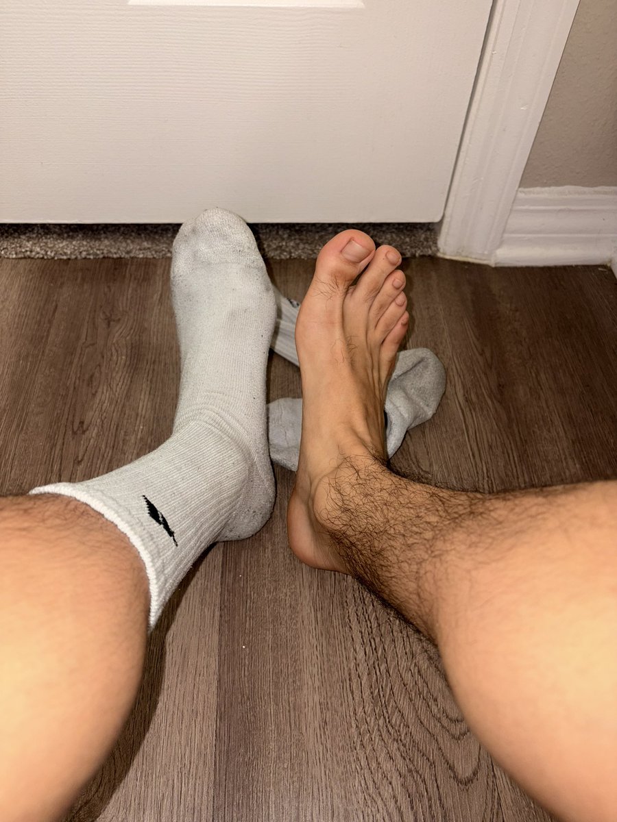 nikesock_lover's tweet photo. theyre so sweaty  

#mlm #gay #feet #gayfeet #gayfeetworship #footfetish #feetfetish #footworship #feetworship #socks #nikesocks #nikesockworship #gaysocks https://t.co/IfihgO5Dt5