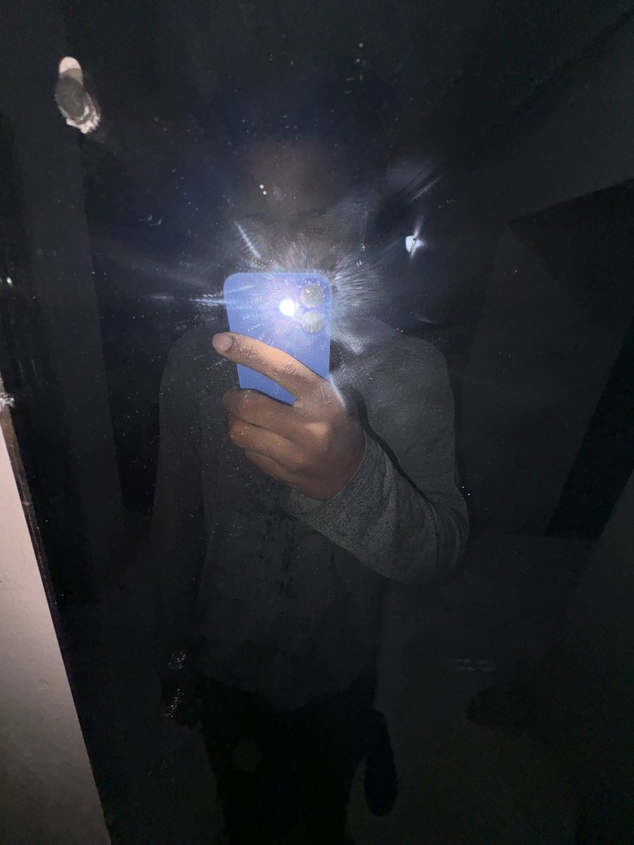 mazi_abraham's tweet photo. “You’ll pay for my uber oh”
lol settings babe😂💔 #settingsbabe https://t.co/Ls2e2jXyTz
