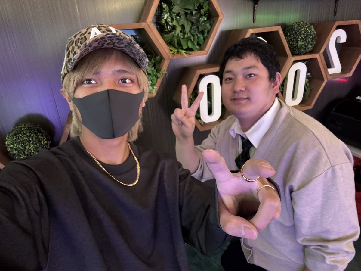 Q3cQg's tweet photo. 23歳へ。。。
9月30日になっておじさんになりました。
昨年はゆっきーさん行きましたが、今年はあっつんさんに誘われて、ゆっきー先生の地元
春日井へ
ハナハナの方もパズドラの方も炎上しかしない俺ですが、ありがとうございます。♡
積極的に挨拶たくさん行くので今後も宜しくお願いします♡ https://t.co/qvM9bWHmNs