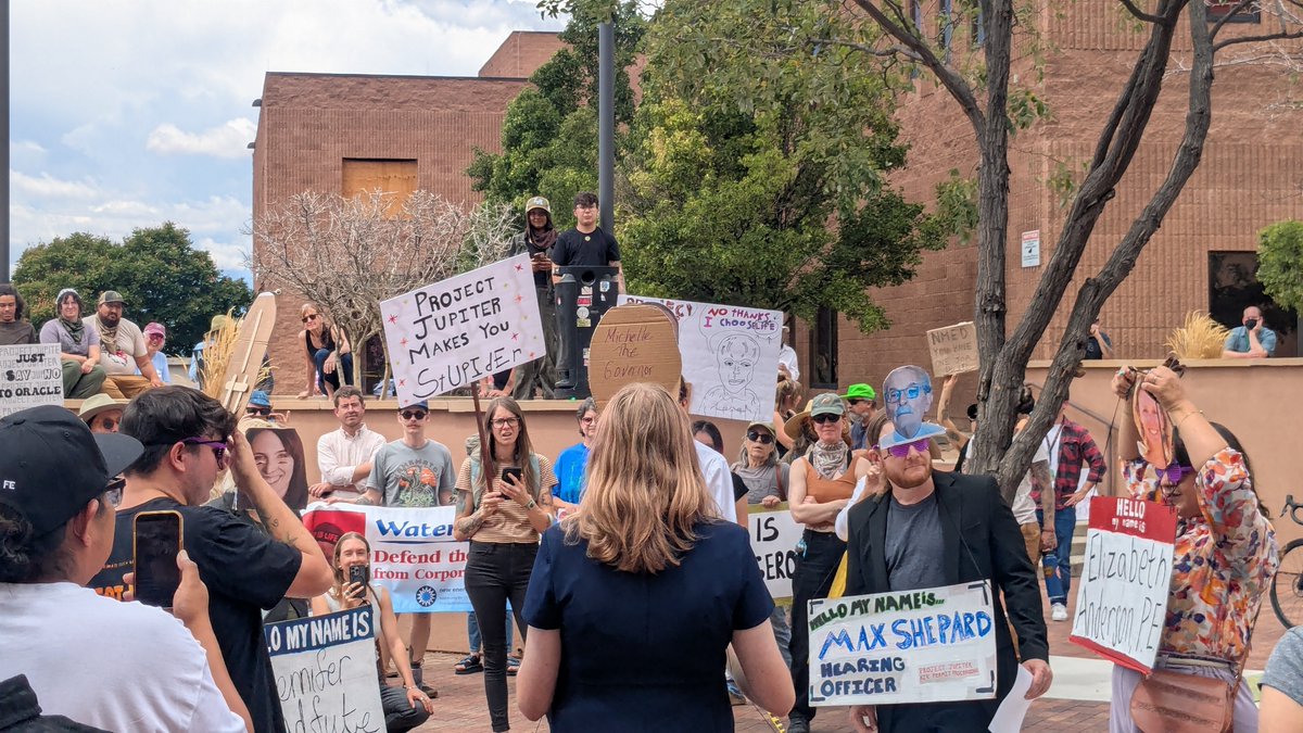 Earthworks's tweet photo. Its proposed energy system would depend on natural gas and a new pipeline crossing waterways and desert habitat near communities. 💧🚧

🔗📖Read more &amp; sign the petition: https://t.co/G6YlwXnGKn

#ProjectJupiter #DoñaAnaCounty #GasInfrastructure https://t.co/aVt5yBQwpk