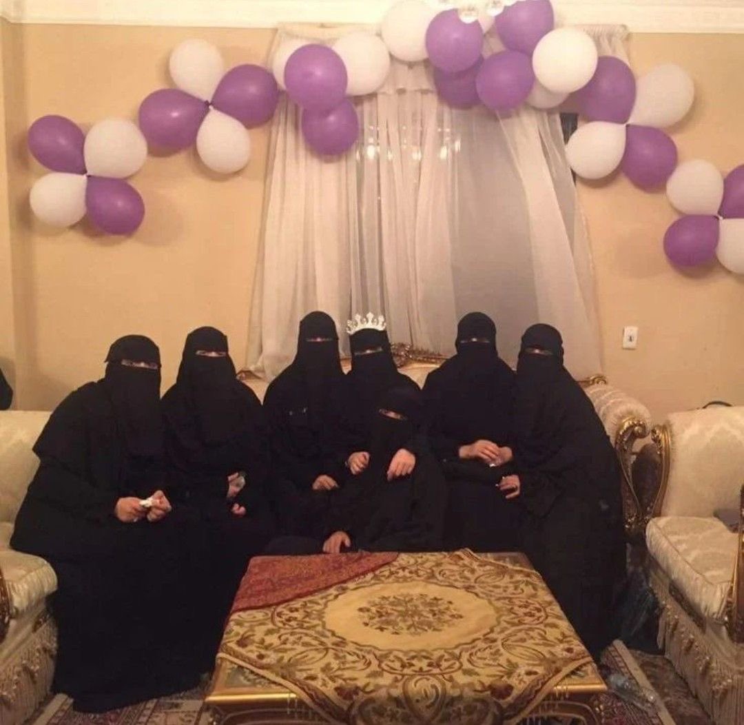Hamsssssi's tweet photo. الي مصدقة اننا انخلقنا عشان نتكفن وحنا لسا احياء تراجع نفسها الف مرة 
منظر غير انساني ومستحيل احد يرضى على نفسة كذا 
#٢٠٣٠_بلا_نقاب https://t.co/umV7YmeFrZ