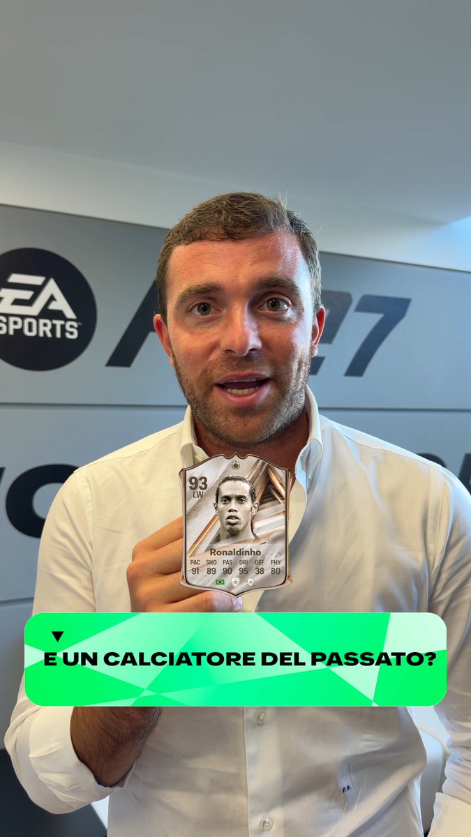 A man in a white shirt holding an EA Sports FC 27 player card featuring Ronaldinho with a 93 rating, with Italian text overlay reading 'È UN CALCIATORE DEL PASSATO?'