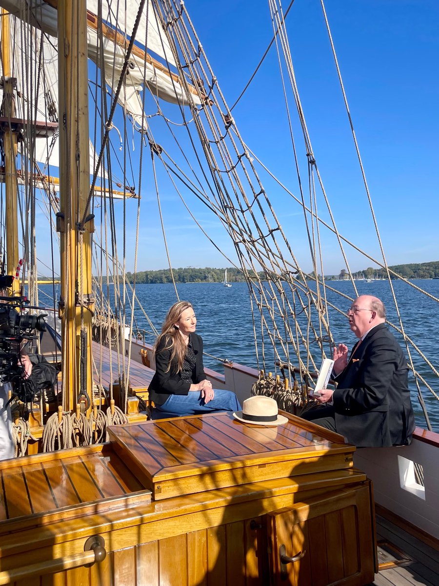 andrea_wulf's tweet photo. One advantage of writing a book about an explorer ... instead of doing a TV interview in a studio, we did it on a beautiful old ship on the Wannsee in Berlin. #Druckfrisch #DerReisende https://t.co/FUCLWdql95
