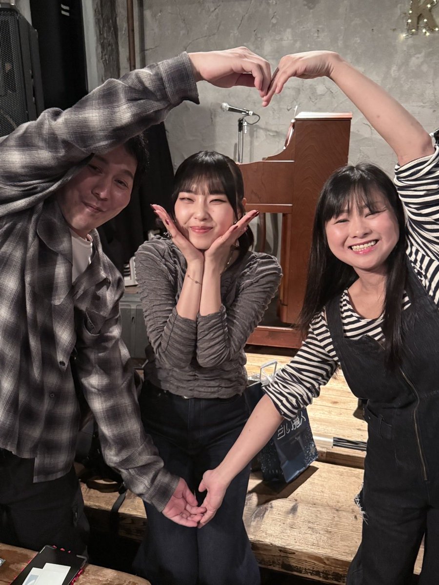 SAYAKA0710_emo's tweet photo. 9/29(火) 凪のひとときVOL5
アコースティックライブ
初めてだったけど良きすぎる🫶
サヤカ嬢の歌声とギターの音色
最高すぎました😭🙏

1曲目の嵐 「Five」で泣いてしまい
バレてて恥ずかし🙈
久しぶりの特典会のわちゃわちゃ感に
安堵と感動で幸せ時間✨️

いつもより近すぎて発揮🩸
#石野さやか https://t.co/hWXEOaR4Ef