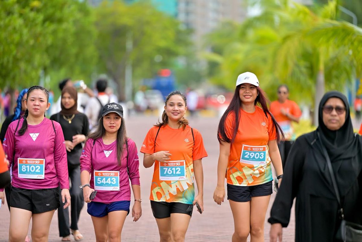 Dhiraagu's tweet photo. Still thinking about it? ππ½ββοΈππ½ββοΈπ₯
This is what you'd be part of. Thousands of runners, one island, one morning! π§‘
β³ Registration closes on 30 September 2026.
Register now ππ½ https://t.co/kUlIuo6R2C
π
Friday, 20 November 2026 | HulhumalΓ©
#DMRR2026 #BuiltToMove #Dhiraagu #DhiraaguMaldivesRoadRace #LargestRunInTheMaldives