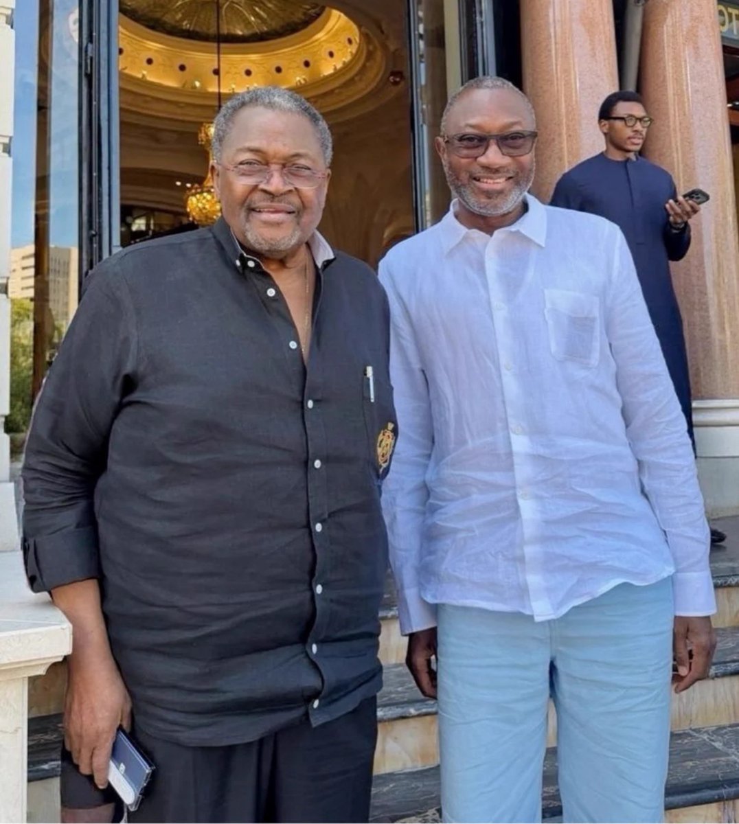 AfricaFirsts's tweet photo. Ethnicities of the Richest Men in West Africa

1. 🇳🇬 Hausa - Aliko Dangote 

2. 🇳🇬 Hausa - Abdulsamad Rabiu  

3. 🇳🇬 Yoruba  - Mike Adenuga  

4. 🇳🇬 Yoruba - Femi Otedola https://t.co/2bDvx9ALQ0