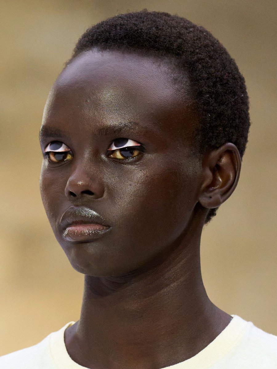 gastt_fashion's tweet photo. Makeup by Thomas de Kluyver for HODAKOVA Spring / Summer 2027. https://t.co/Ce8JwCWtWc