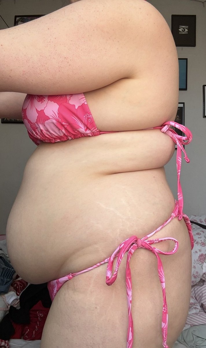 princesslilypff's tweet photo. June - July - August - September 

Plumping up for the colder months 🤭 https://t.co/rHU6vLrSRu