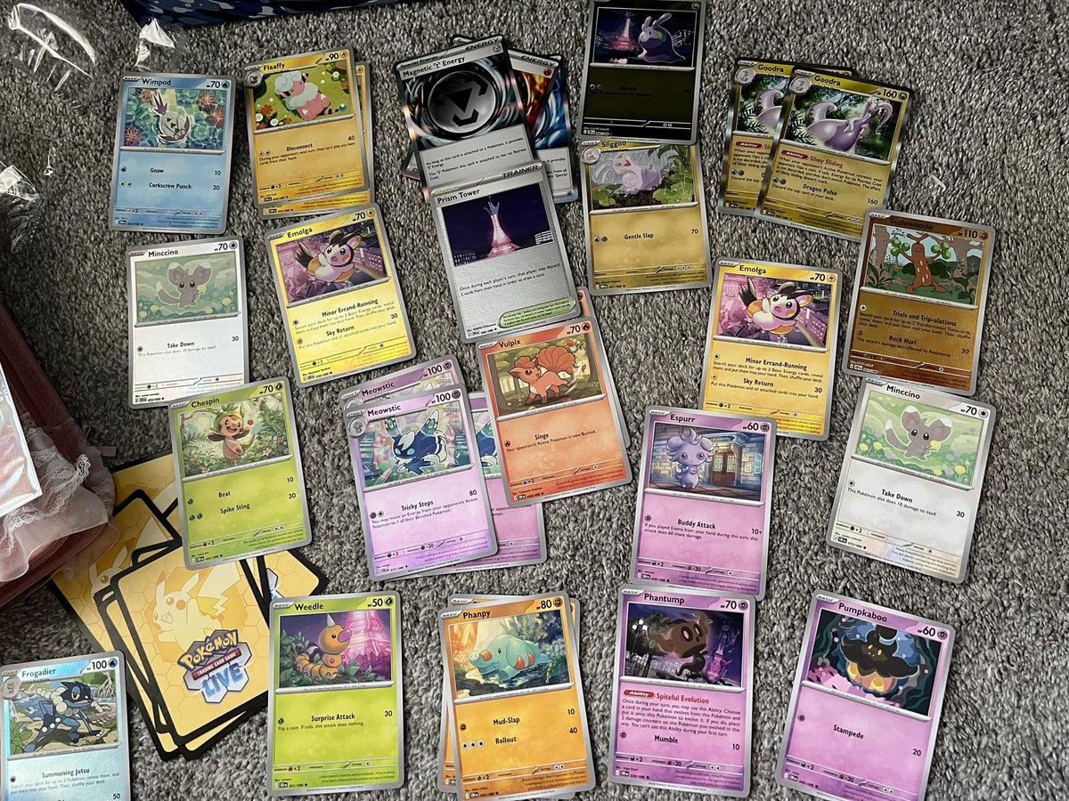 MalvaMarosa's tweet photo. Honorable mentions, I got so many cute cards 🥰 https://t.co/kOrBazwR0P