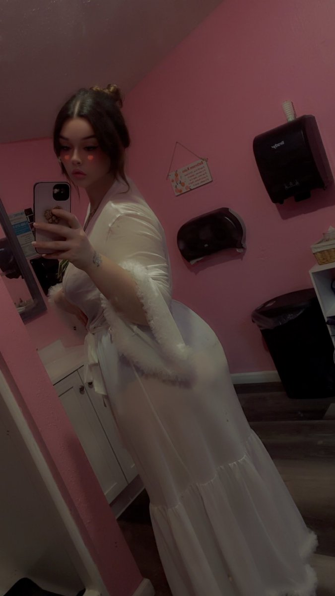 medusaafterdark's tweet photo. Come join me on #onlyfans  I’m new 🍑👅🐍👑 running a sale for the first 10 subscribers! 30% off!
@greg_battiste You are the king of simps. Send them my way 😘💋
 https://t.co/qzxppbZhTj https://t.co/ypUhRoyjdt