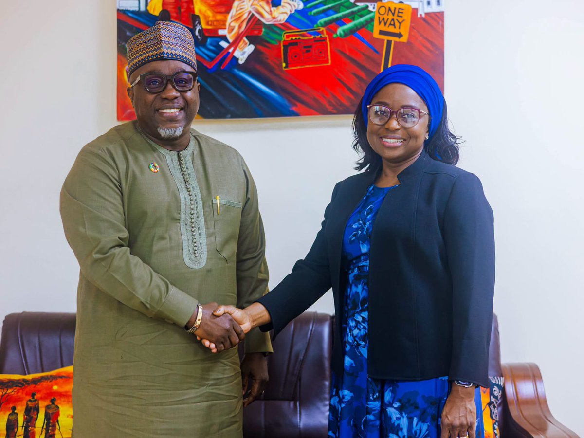 FredAmpiah's tweet photo. Today, I had the pleasure of welcoming Mme Aissatou Diallo, the new @WorldBankGroup Country Manager for 🇸🇱 #SierraLeone.
More than a courtesy call; an important conversation on deepening the @UNDP–World Bank partnership and harnessing our collective strengths to accelerate development impact for the people of Sierra Leone. @UNDPAfrica @UNDPSierraLeone @WorldBankAfrica 

Partnership. Complementarity. Impact.