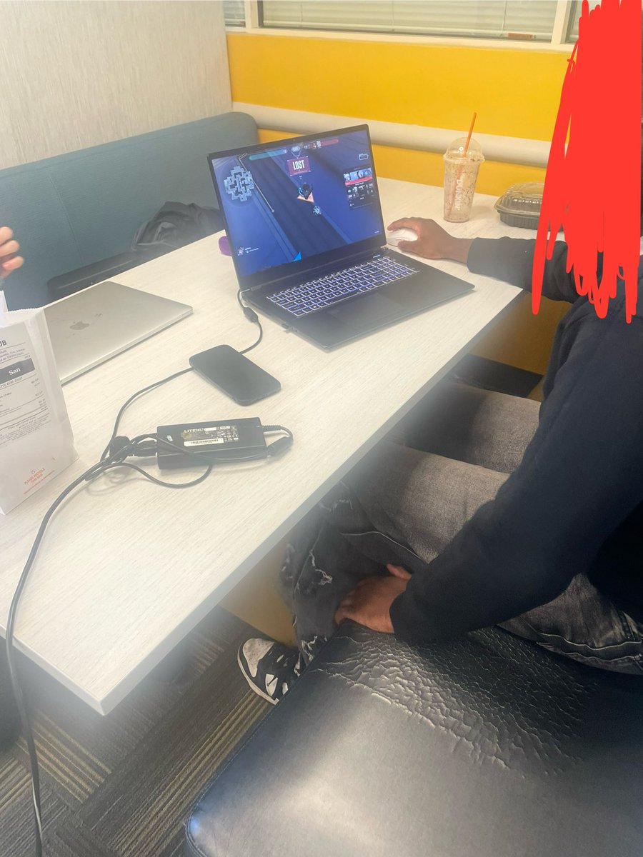 linashalo's tweet photo. this guy next to me is deadass playing valorant in the dining hall i could not make this up if i tried https://t.co/T74bLMnIWx