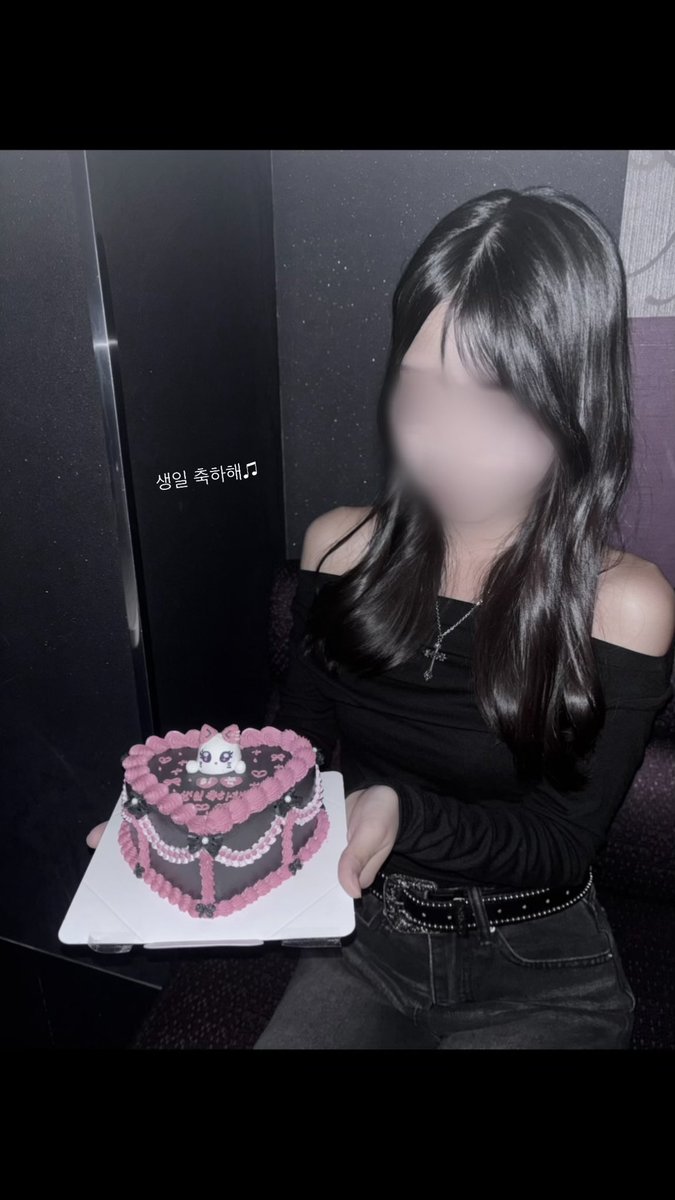 _nyan93_'s tweet photo. 20th birthday🐈‍⬛🩷

璃杏お誕生日おめでとう♪
璃杏にとって良い一年になりますように

 #村上璃杏  #りんりんめーる  
 #ハタチの璃杏と歩こう花咲く道
 #me_i  #RINON https://t.co/nrnnIZMkD2