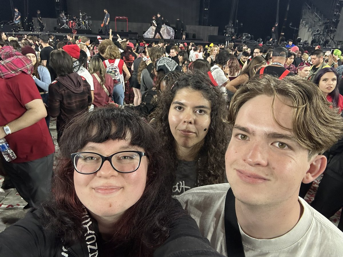 voidintrench's tweet photo. ISO 1 GA TICKET OR ANY TICKET FOR 10/17 OHIO SHOW!

i’m iso of 1 ga ticket preferably or any ticket in the stadium for the 10/17 ohio show! i’ve been on the hunt for a ticket for the last 2+ months unfortunately with no luck. i’m willing to pay above face value:) only paypal g&amp;s! https://t.co/heCnMXTOSa