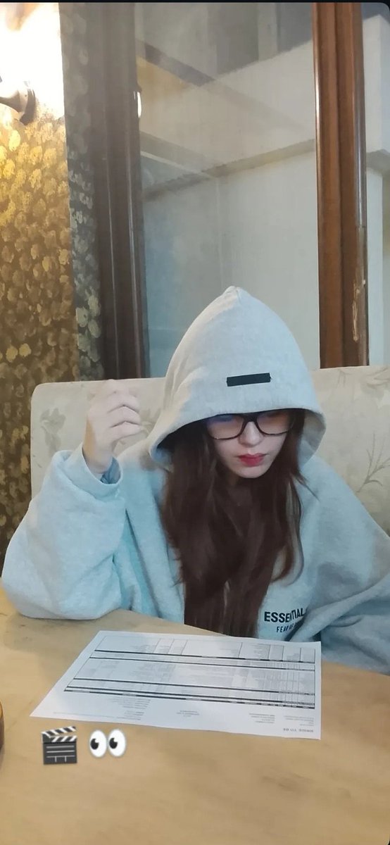 krsytaluver's tweet photo. Since the concert is already done, mga upcoming projects na aabangan kay krystal this year and next year (?) 

- Juan and Lily runs for SK  
- Bride to be (cameo?) 
- Matapang 
- Blues Baby 
- Deal or No Deal (ewan ko parang nasama na ata to sa lost media) 

#KrystalMejes https://t.co/y3jwbPdgs4