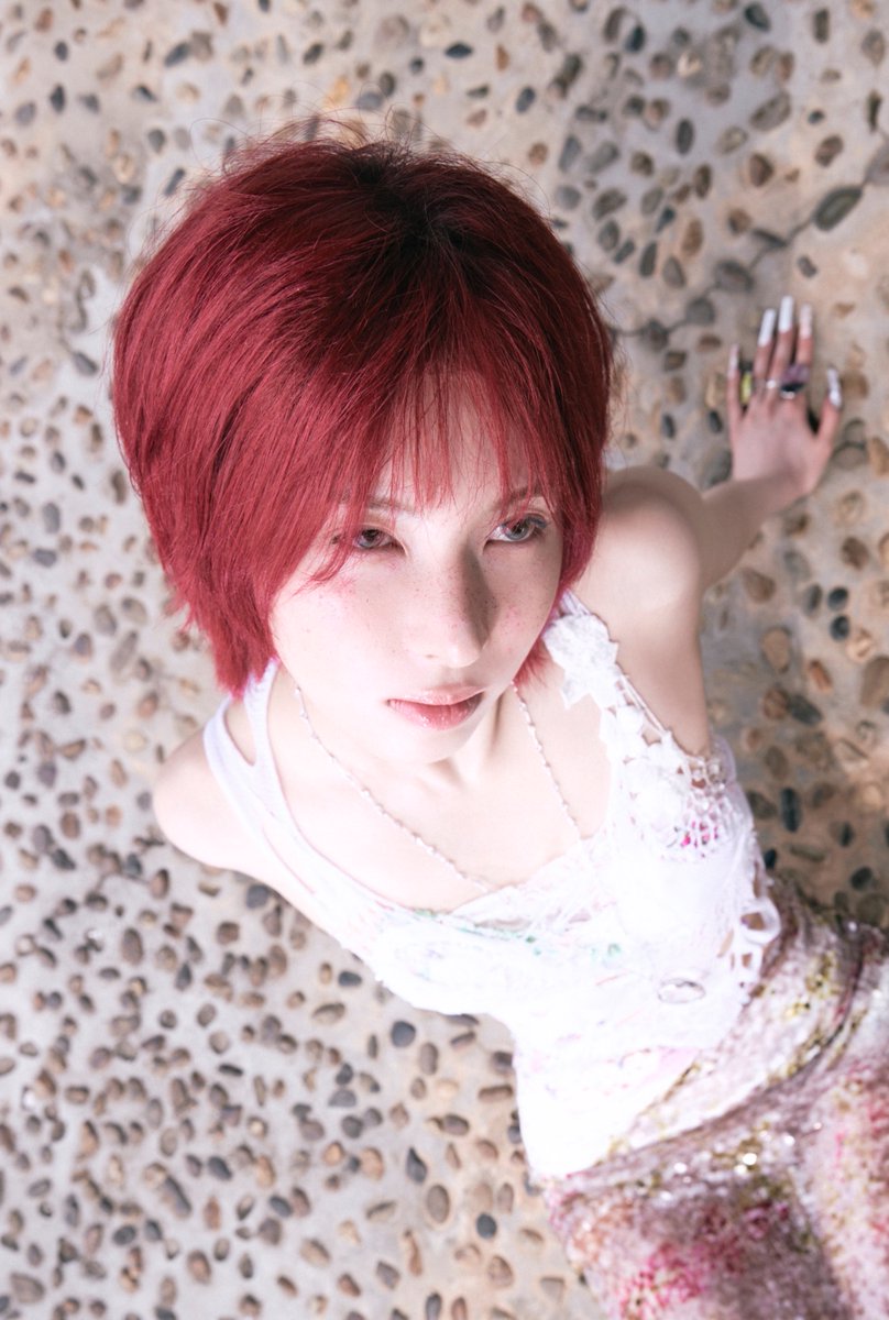 nmixxpics_'s tweet photo. BAE JINSOL OF NMIXX DEBUTS RED SHORT HAIR https://t.co/Tj6qRF4aB1