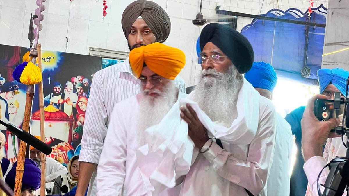 sakanakodar's tweet photo. ਇੱਧਰ ਰੂਪ ਕੌਰ ਸੰਧੂ ਬਾਦਲ ਦਲ ‘ਚੋਂ ਬਰਖਾਸਤ , 
ਉਧਰ ਸ਼੍ਰੋਮਣੀ ਕਮੇਟੀ ਦਾ ਡਰਾਇਵਰ ਚਾਵਲੇ ਵਿਰੁੱਧ ਭੁਗਤਿਆ
https://t.co/5udvoQJ0We https://t.co/bslkmRSa2b