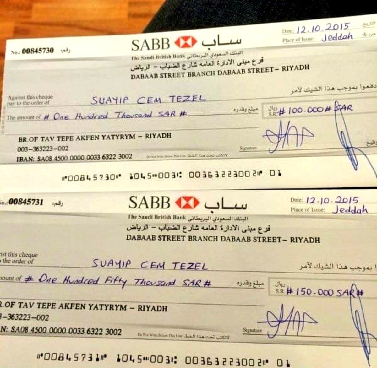 Alad_ps's tweet photo. 💸 لو دخل في حسابك اليوم
 2,000,000 ريال... وش أول قرار بتتخذه؟ 

① سداد ديون
 ② بيت 
③ مشروع 
④ استثمار https://t.co/A40BXPBMZj