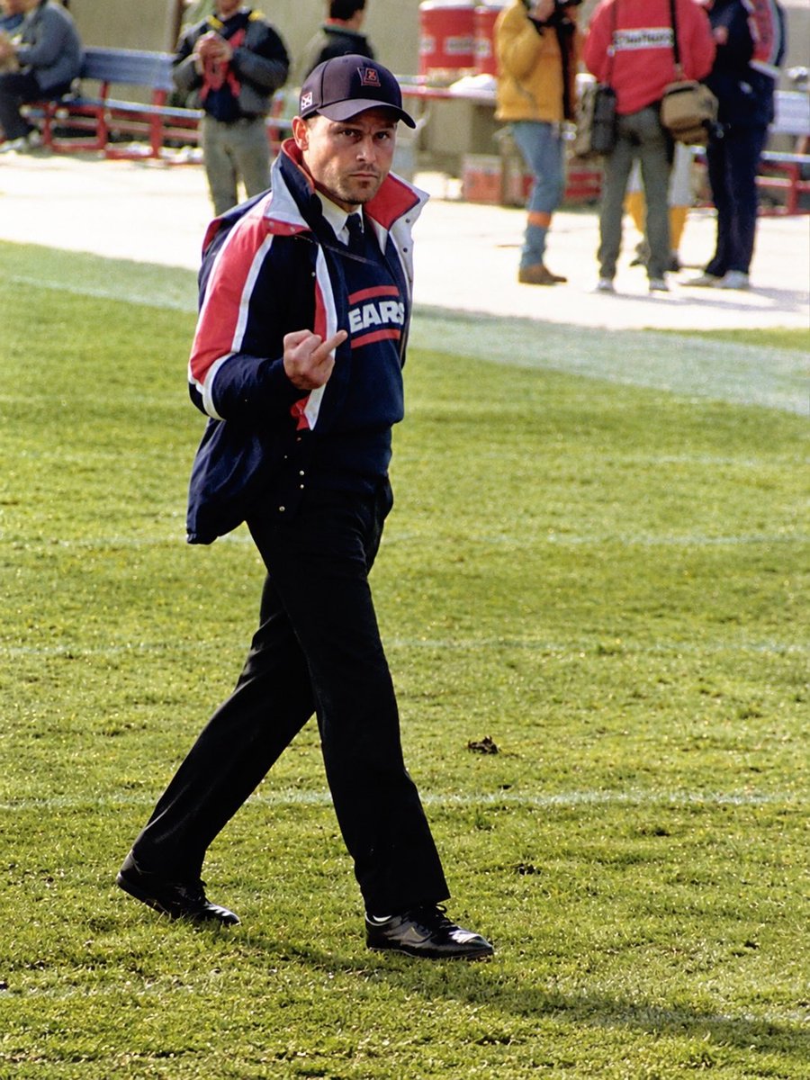 Toastito_Scoops's tweet photo. Big Steppa #Bears #wizard #BenJohnson https://t.co/dLA69ecuzH