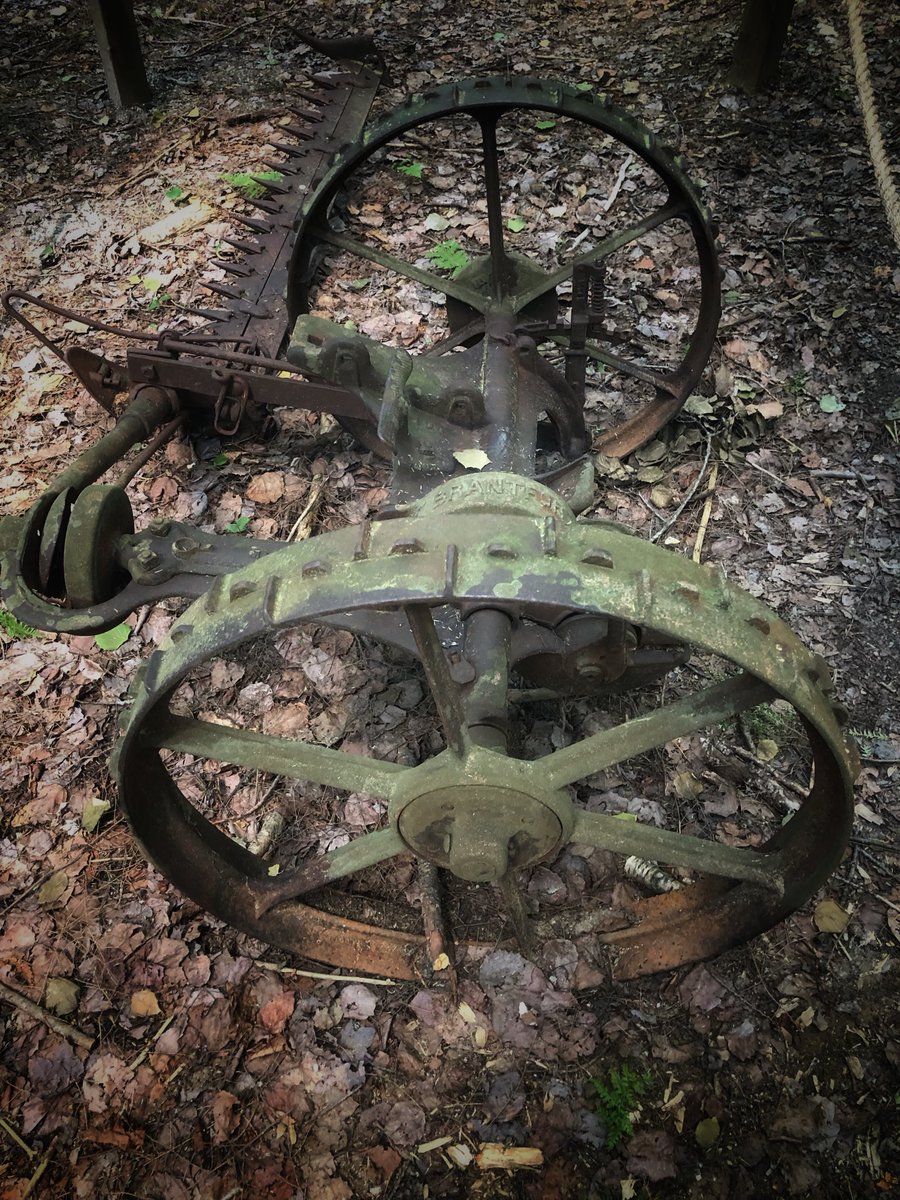 MicRic290's tweet photo. |๐จ๐ฆ Burroughโs Falls, Quรฉbec
An antique horse-drawn sickle bar mower, used on farms around the 1920โs to harvest hay and forage crops.
๐ด Objet agricole ancien: faucheuse ร section ร traction animale utilisรฉe pour couper le foin.
Theme:#WeekMforMachinery
#AlphabetChallenge https://t.co/Zpspi67e5o