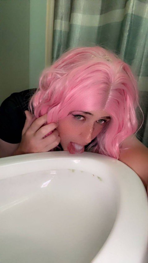 Miss_Devile22's tweet photo. Deville pegging her hole and licking toilet seats for Mummy while wearing that cute pink wig.
No dignity left.
Just a locked little sissy mixing the two dirtiest tasks in one session.
😈
#SissyNatalie #Pegging #Toilet #PinkWig #Humiliation #Sissy https://t.co/TTZzTBxuk9