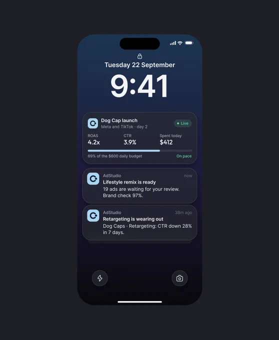 AI 광고 운영 iOS 앱 — 다크 성과 카드와 알림 피드