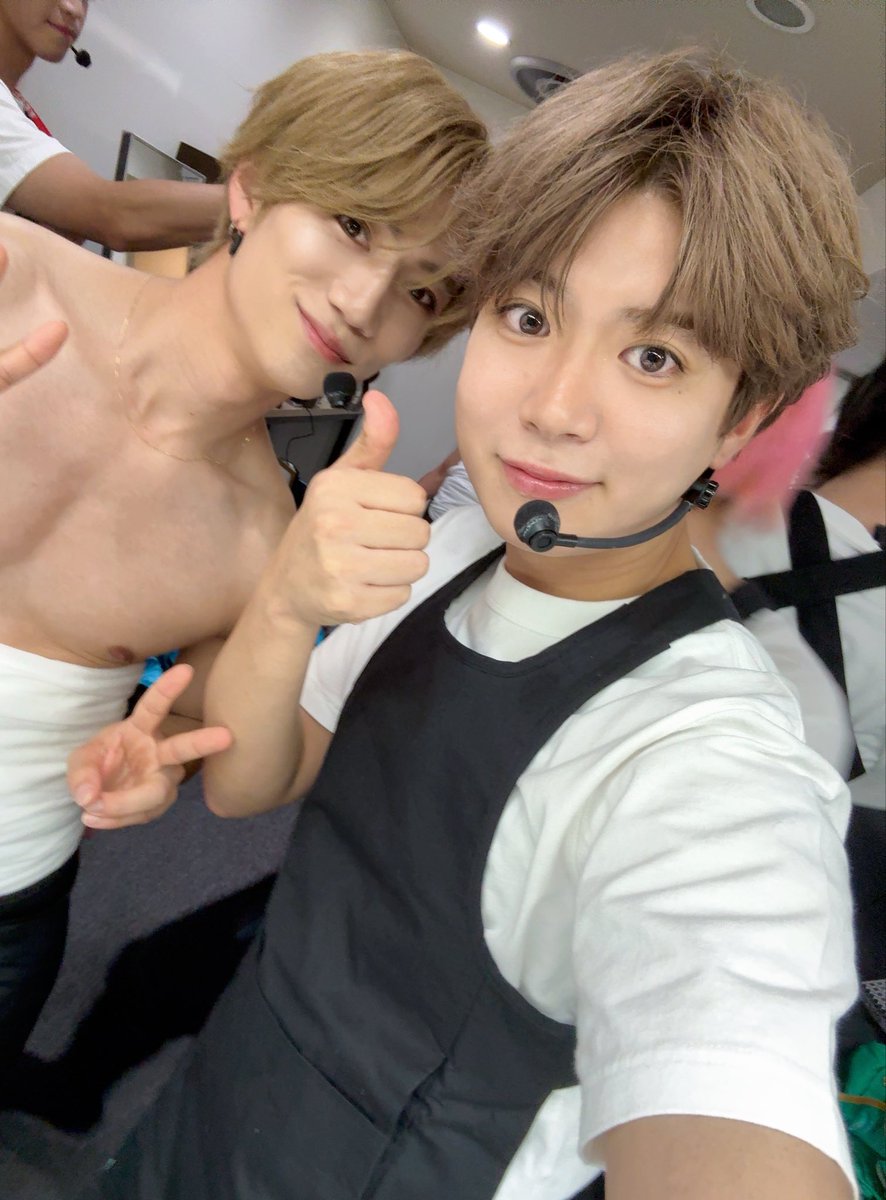 ninosuke0424's tweet photo. 『THE超BOYS バトライブin SHIBUYA PLEASURE PLEASURE』ありがとうございました‼️

一つ一つみんなで手作りしたライブにグッズ！みんなに届けられて嬉しかったな☺️

ステージからみんなの顔みると緊張も解けてホッとするんだ！

いっぱい盛り上げて力をくれてありがとう！！

そして配信で見てくれたみんなも本当にありがとう！！熱い気持ちが届いたよ✨

次は11/23の『新宿ReNY』だよ！！

今日は会いに来てくれて本当にありがとう🤍