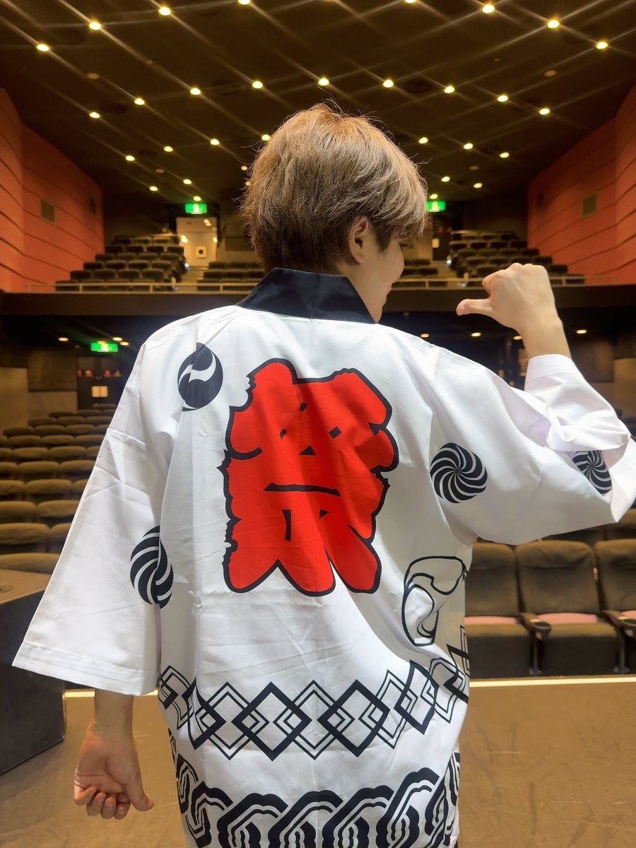 ninosuke0424's tweet photo. 『THE超BOYS バトライブin SHIBUYA PLEASURE PLEASURE』ありがとうございました‼️

一つ一つみんなで手作りしたライブにグッズ！みんなに届けられて嬉しかったな☺️

ステージからみんなの顔みると緊張も解けてホッとするんだ！

いっぱい盛り上げて力をくれてありがとう！！

そして配信で見てくれたみんなも本当にありがとう！！熱い気持ちが届いたよ✨

次は11/23の『新宿ReNY』だよ！！

今日は会いに来てくれて本当にありがとう🤍