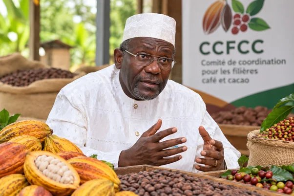 KAubine35308's tweet photo. Nouvelle campagne, nouveaux enjeux. Dès octobre, les producteurs togolais bénéficieront de 1 300 F/kg pour le #café et 2 240 F/kg pour le #cacao. Face au recul des exportations, le défi est désormais de mieux rémunérer les producteurs et de créer plus de valeur localement.
#Togo https://t.co/ZrACsmVK7E