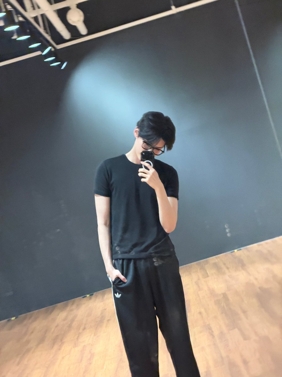 shbpics's tweet photo. 🖤💬 https://t.co/AxKfQockFq