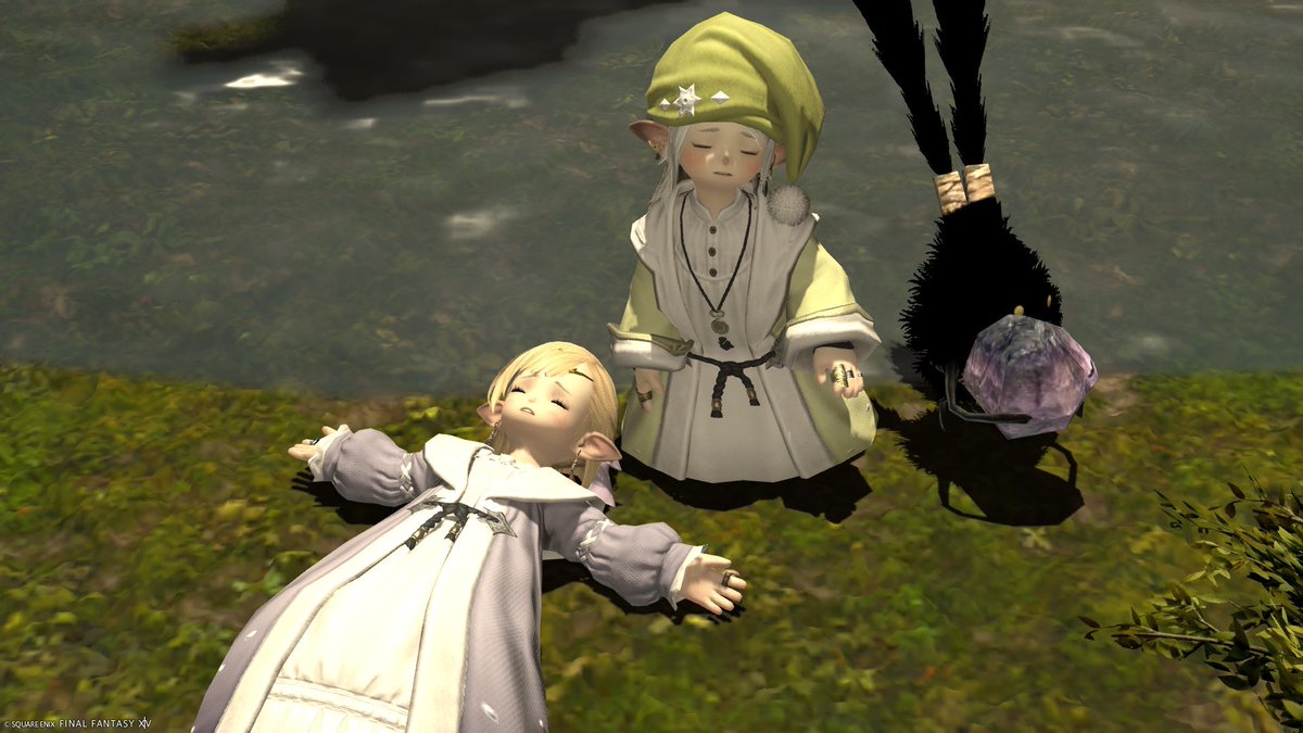 Lolopu_ff14's tweet photo. もう寝る時間だからお布団で落ちよう！ってアパルトメントのベッドに向う
↓
「ゴールドソーサーの時間だ！！」ってなってゴールドソーサーに行ってジャンピングアスレチックをする
↓
もうここでいいや！ってなってそのままゴールドソーサーで野宿しながら落ちる姉妹の図 https://t.co/el6i7hVgCO